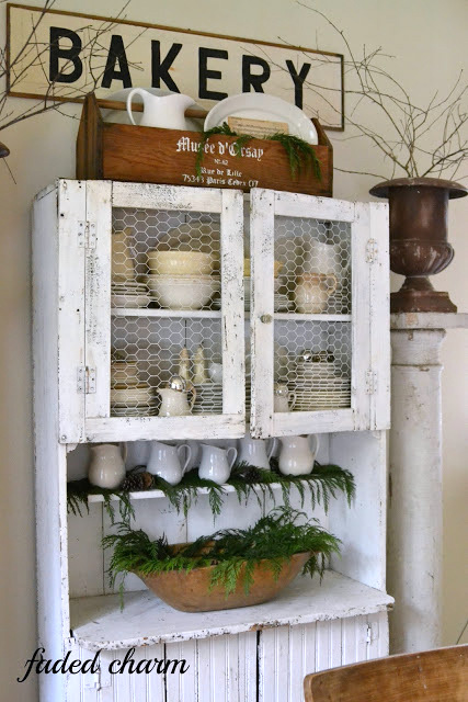 Christmas home tour by Faded Charm featured on I Love That Junk